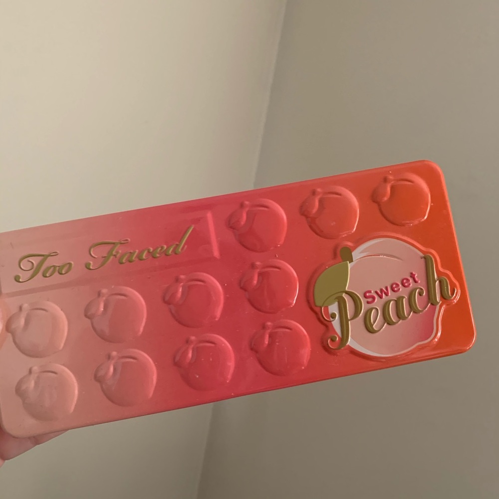 too faced sweet peach eyeshadow